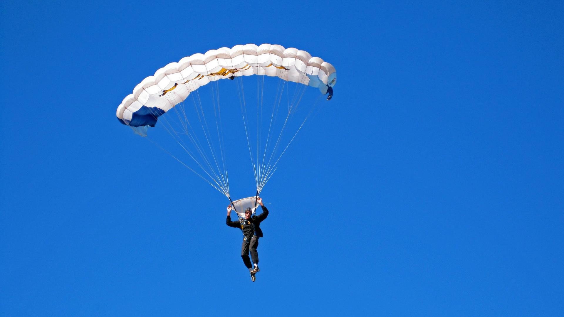 kaiyun登录入口-全国青少年足球裁判员“模拟实战+评审”培训新模式在多地引入，足球裁判员培训班